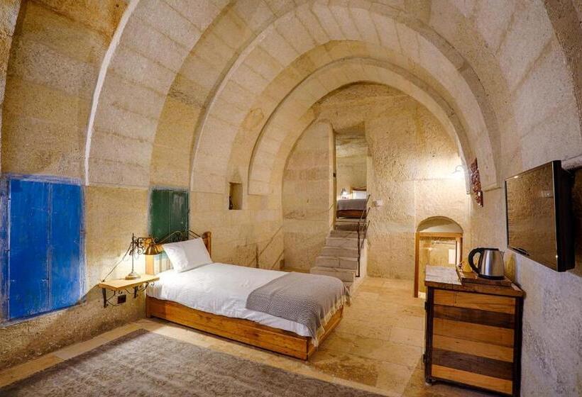 מיטת קינג בסוויטה, Design Cave
