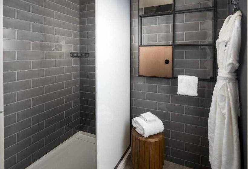 اتاق استاندارد, Distil, Autograph Collection