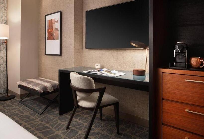 اتاق استاندارد, Distil, Autograph Collection