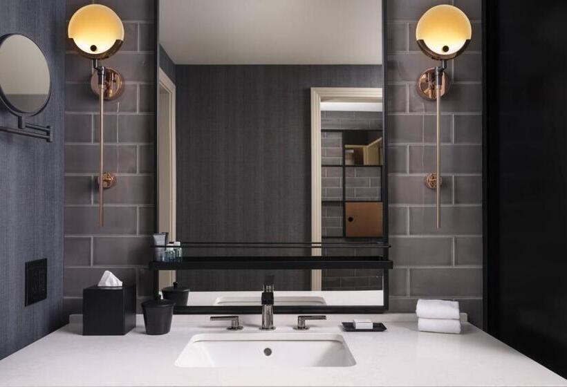 اتاق استاندارد با تخت بزرگ برای معلولان, Distil, Autograph Collection