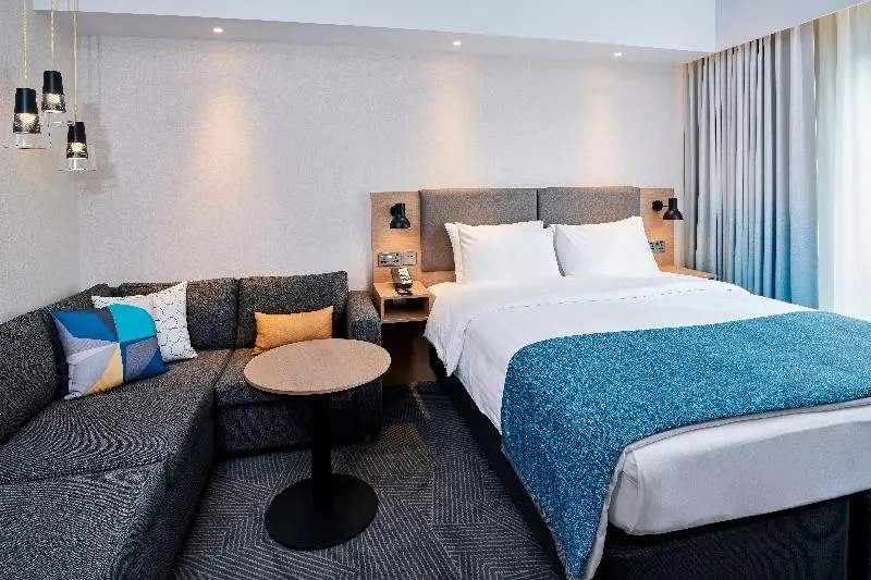 キングサイズベッドのスタンダードルーム, Fairfield Inn & Suites By Marriott Milwaukee North