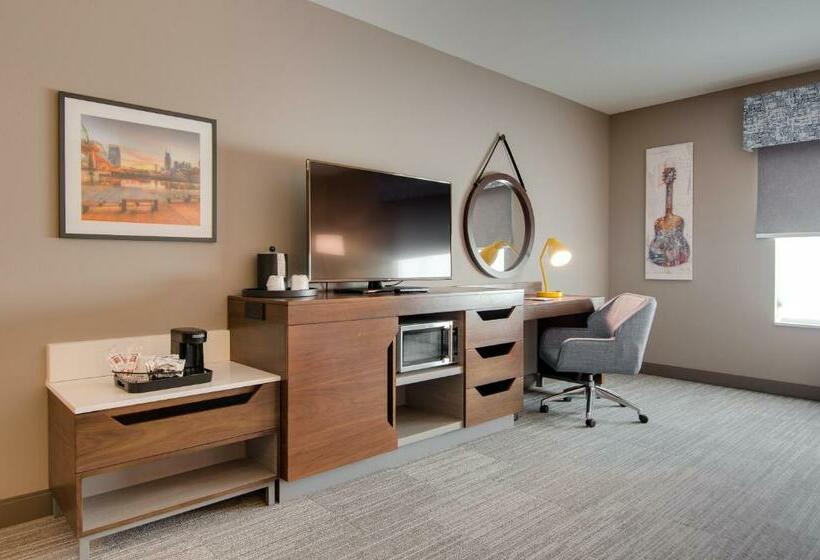 غرفة قياسية سرير كينج لذوى الإحتياجات الخاصة, Hampton Inn & Suites Nashville North Skyline