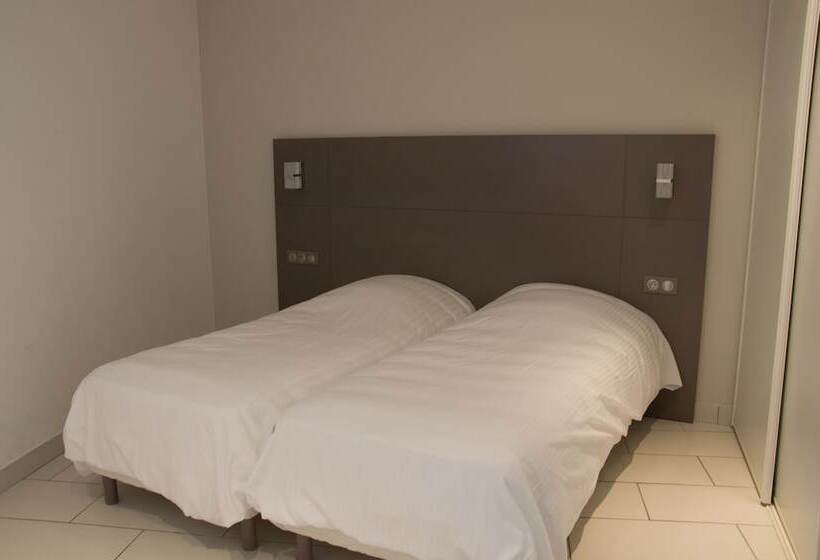 חדר משפחתי נוף לים, Le Grand Pavois