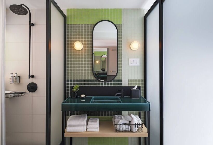 غرفه قياسيه سريرين مزدوجين, Moxy Nyc East Village