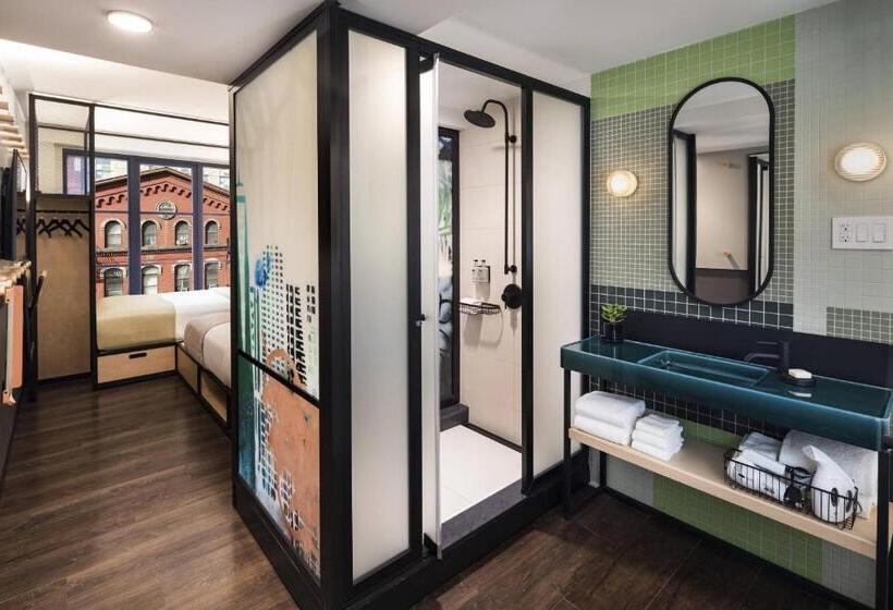 غرفه قياسيه سريرين مزدوجين, Moxy Nyc East Village