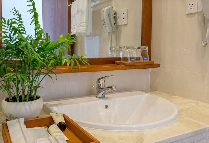 اتاق لوکس با چشمانداز دریا, Phuoc My An Beach