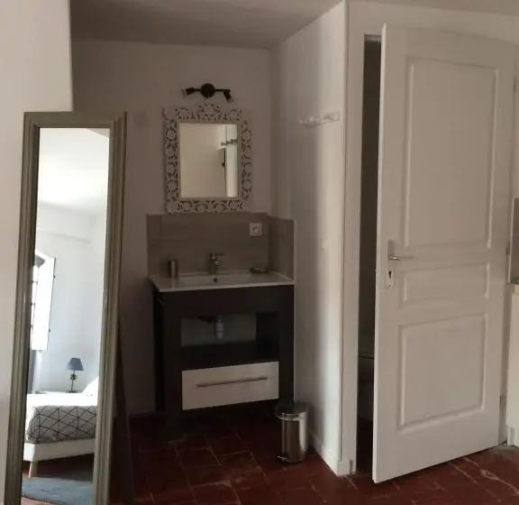 キングサイドベッドのスタンダードワンルーム, Le M Maison D Hôtes