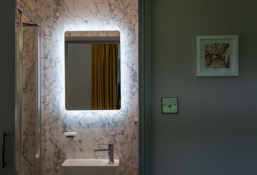 Классический Номер, Mary S Court Guest House   Mairlys