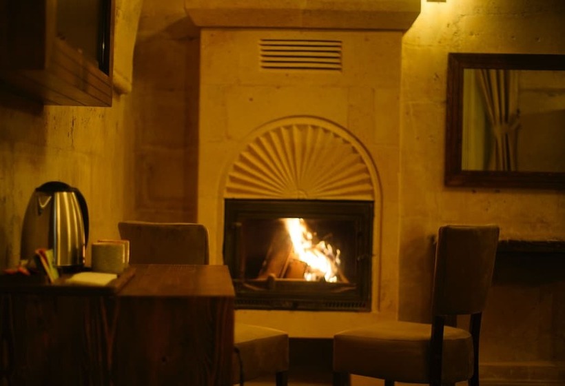 디럭스 룸, Castle Cave