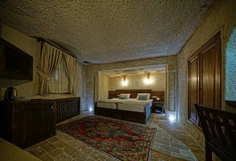 اتاق سوپریور, Castle Cave