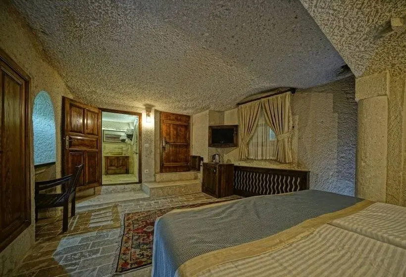 اتاق سوپریور, Castle Cave