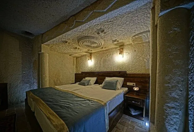اتاق سوپریور, Castle Cave