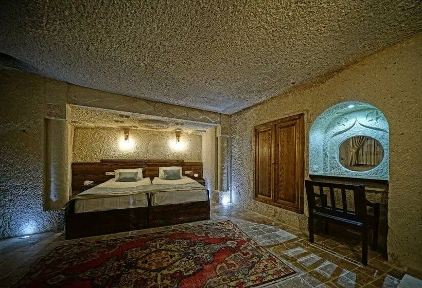 اتاق سوپریور, Castle Cave