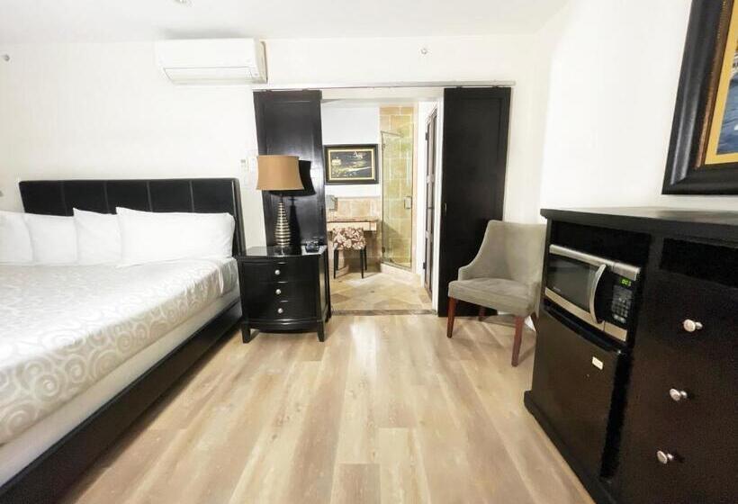 غرفة قياسية سرير كينج, Catalina Courtyard Suites