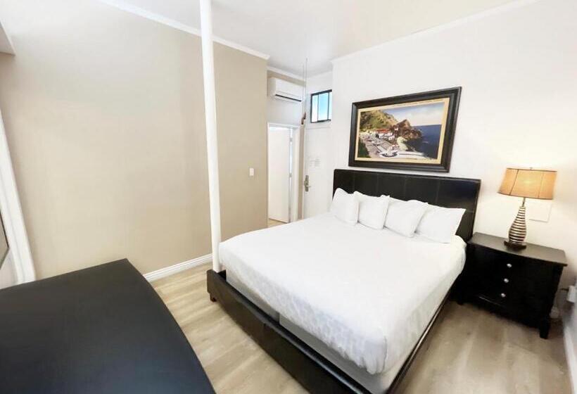 غرفة عائلية, Catalina Courtyard Suites