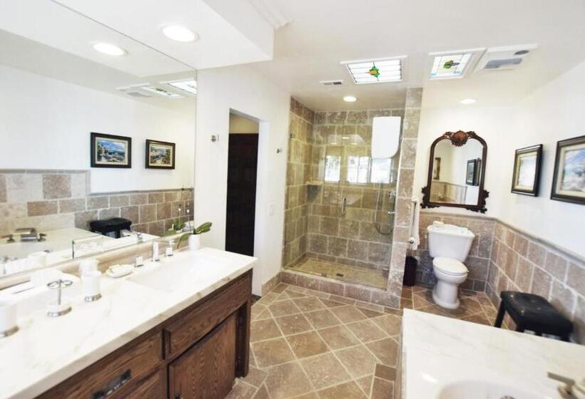 Люкс Superior Вид на Море, Catalina Courtyard Suites