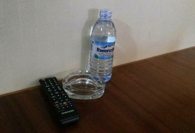 اتاق لوکس یک تخته, Lillian Towers