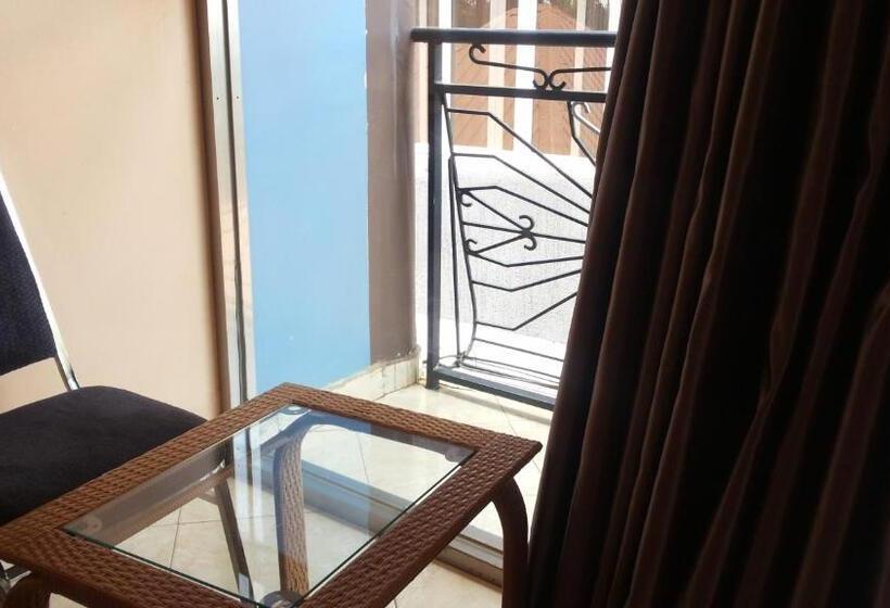 اتاق استاندارد یک نفره, Pauline Hotel Lira