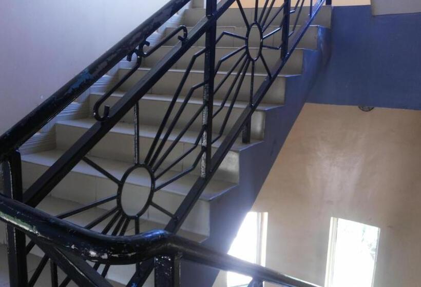 اتاق استاندارد یک نفره, Pauline Hotel Lira