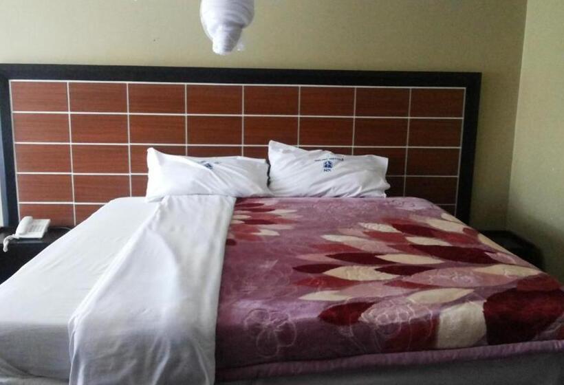 اتاق لوکس, Pauline Hotel Lira