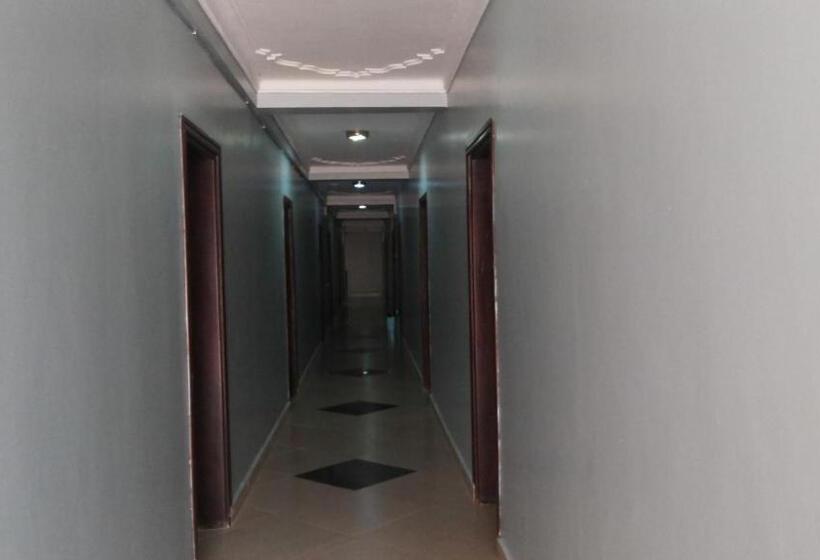 اتاق لوکس, Pauline Hotel Lira