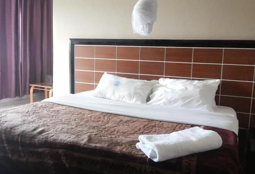 اتاق لوکس, Pauline Hotel Lira