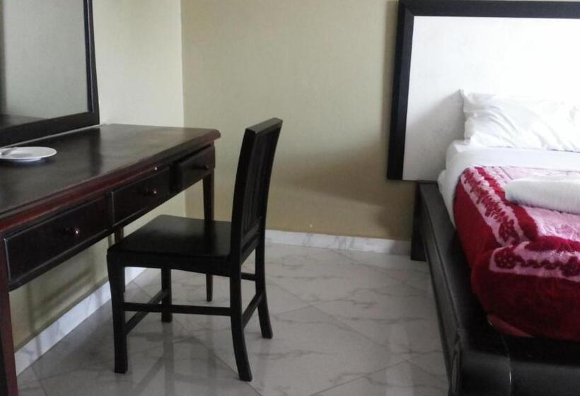 اتاق لوکس, Pauline Hotel Lira