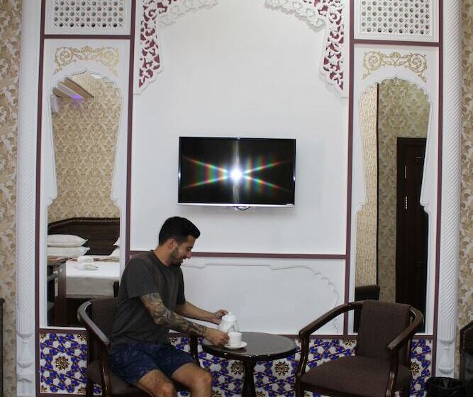 标准间, Sharq Plaza