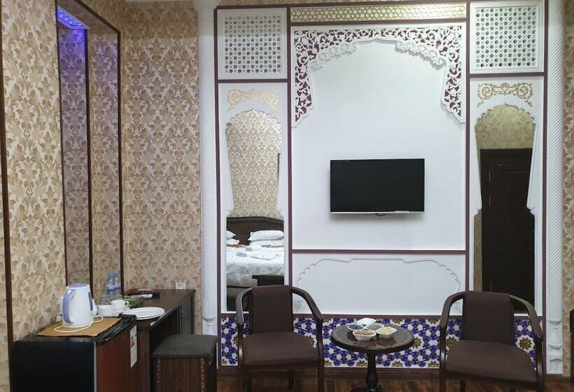 标准间, Sharq Plaza