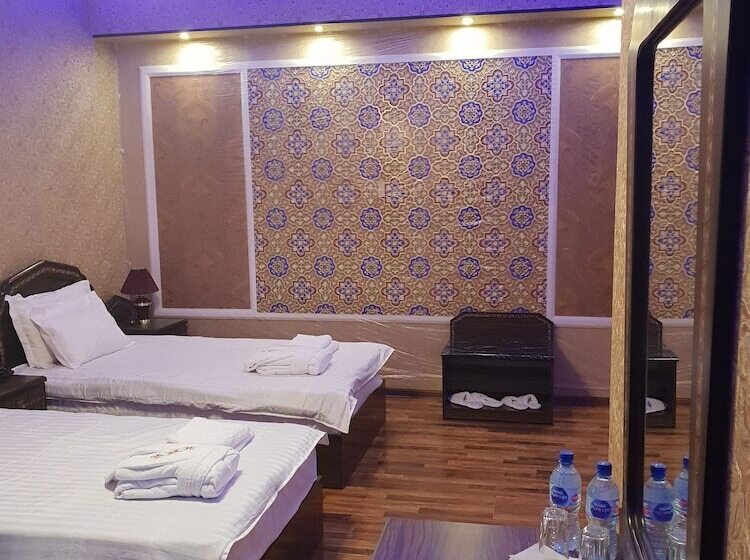 标准间, Sharq Plaza