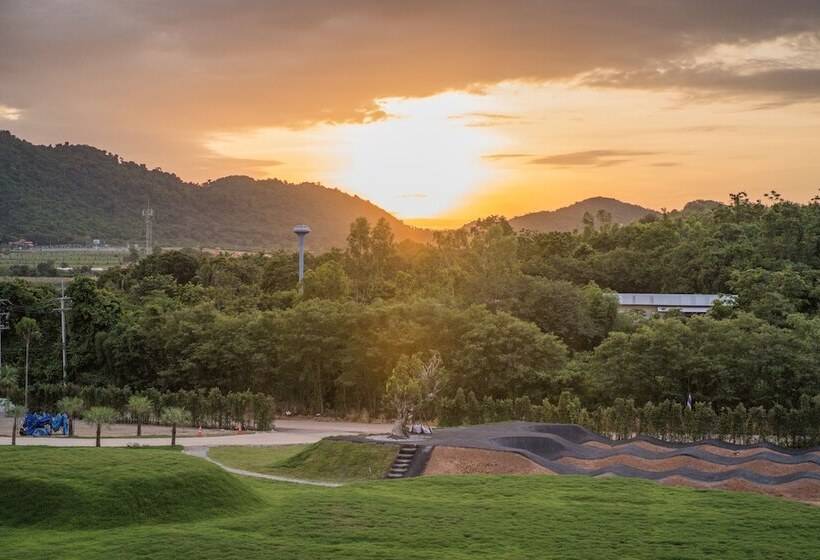 带山景的复式房间, Viva Montane Hotel Pattaya