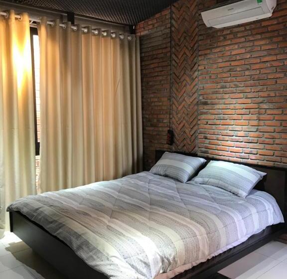 اتاق لوکس, Ngoi House