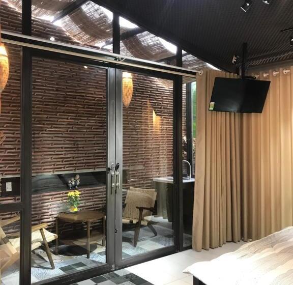디럭스 룸, Ngoi House