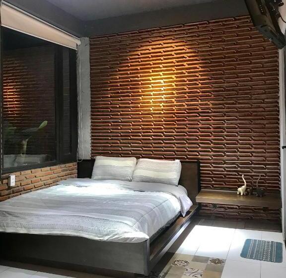 اتاق لوکس, Ngoi House