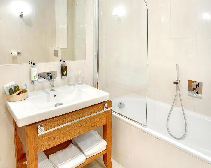 غرفة قياسية, Grand Hotel Praha