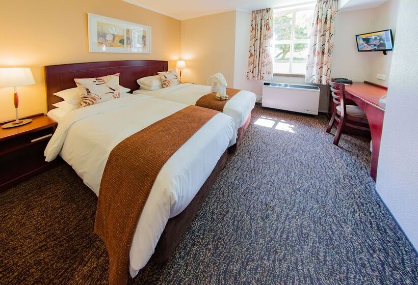 Номер Стандарт, Town Lodge Bellville