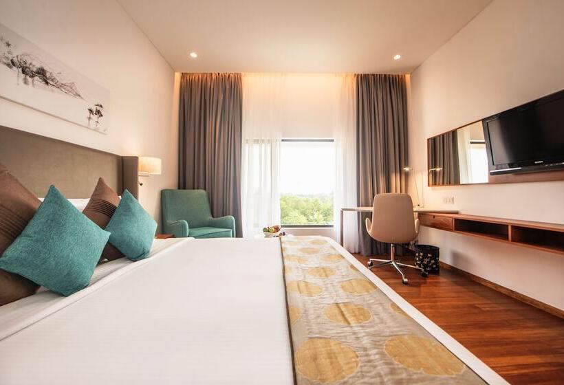 חדר דחוקס עם מיטת קינג, Vivanta Colombo Airport Garden