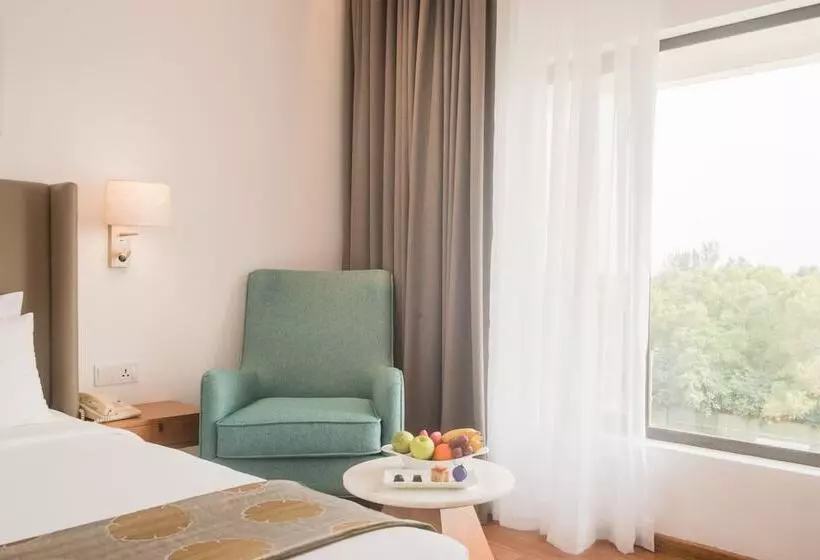 اتاق لوکس با تخت بزرگ, Vivanta Colombo Airport Garden