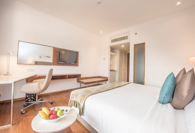 Номер Deluxe Кровать Кинг, Vivanta Colombo Airport Garden