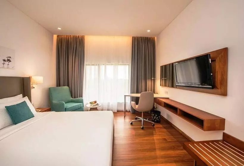 اتاق لوکس با تخت بزرگ, Vivanta Colombo Airport Garden