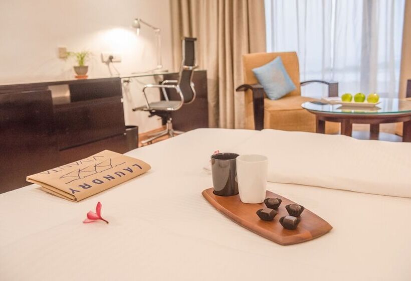 חדר סופריור עם מיטת קינג, Vivanta Colombo Airport Garden