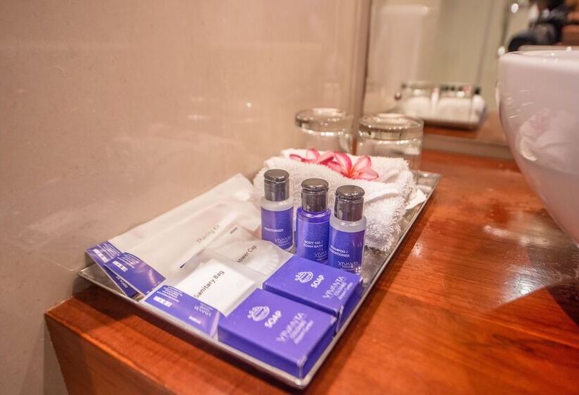 חדר סופריור עם מיטת קינג, Vivanta Colombo Airport Garden