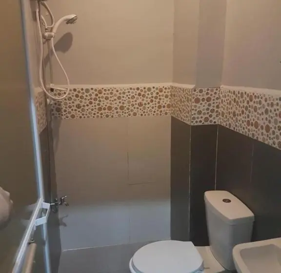 اتاق راحتی سه تخته, Felicidad Resto And Pension House