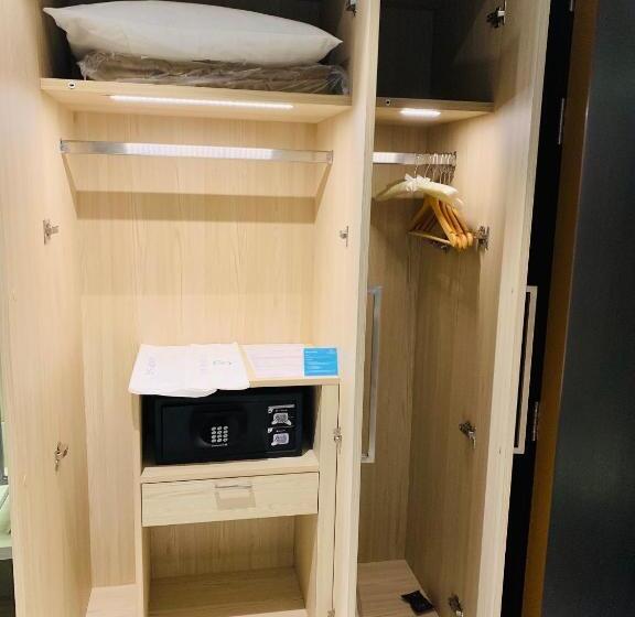 اتاق استاندارد, City Avenue