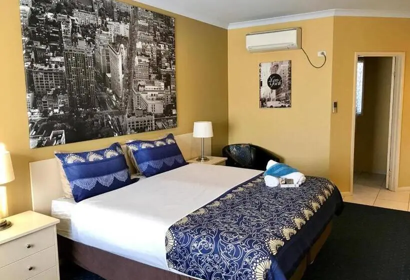 Deluxe Suite King Bed, Kyabram Motor Inn
