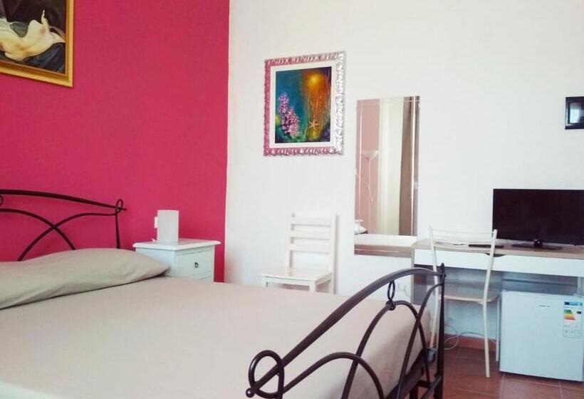 اتاق استاندارد سه تخته با بالکن, B&b Le Muse