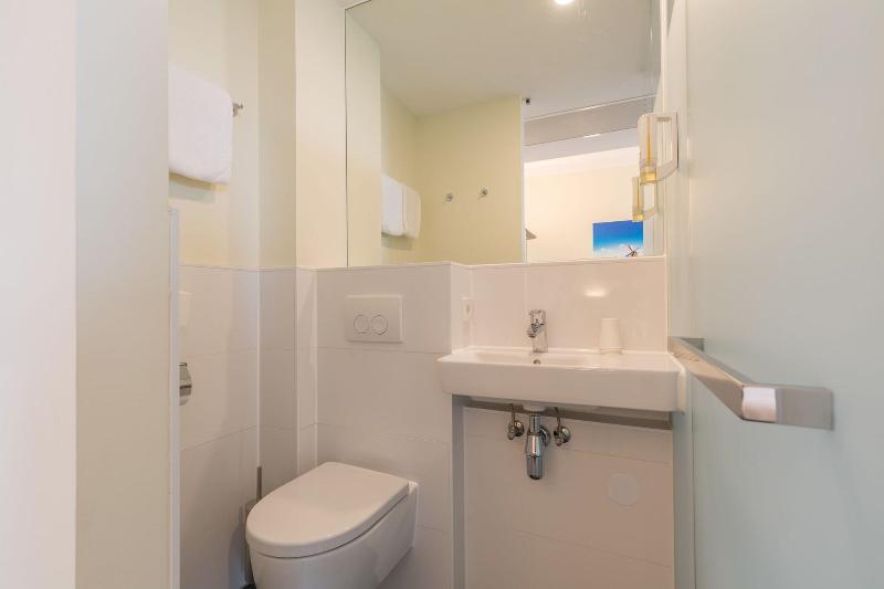 スタンダードトリプルルーム, Maxhotel Amsterdam Airport Schiphol   Recently Renovated