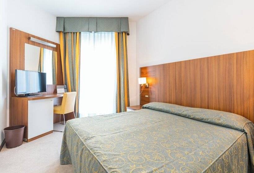 スタンダードルーム, Touring