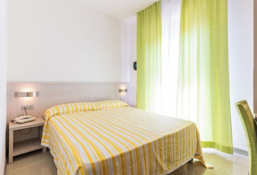 スタンダードシングルルーム, Touring