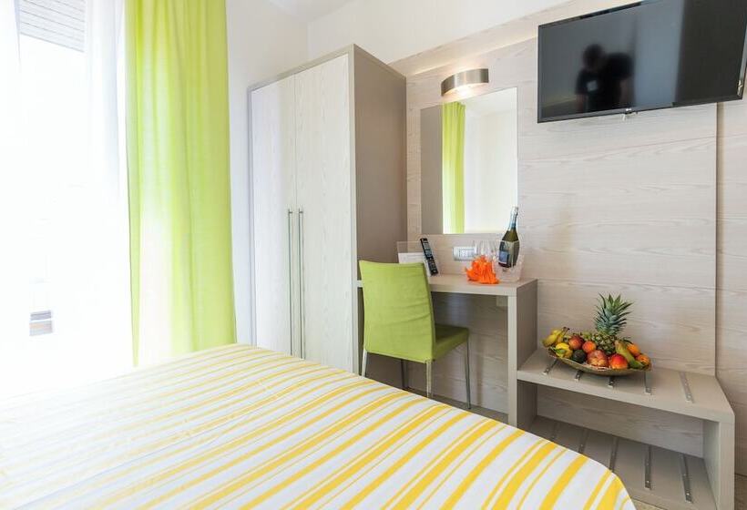 スタンダードシングルルーム, Touring